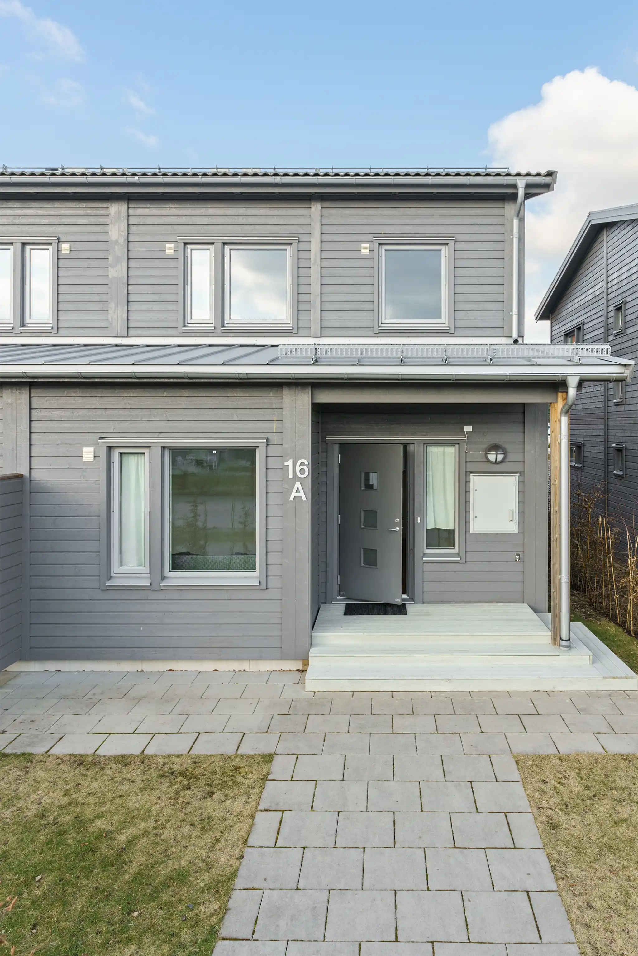 B9A8C866-C68B-4B89-ADB1-D033C7D98BF1